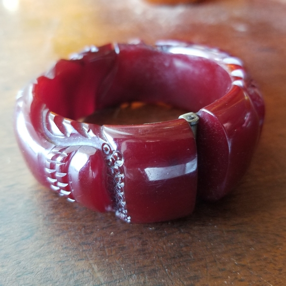 DEEP RED genuine bakelite CLAMPER hands & roses - Picture 3 of 8